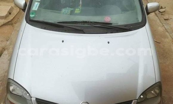 Acheter Occasion Voiture Nissan Almera Gris à Lomé, Togo Acheter Occasion Voiture Nissan Almera Gris à Lomé, Togo