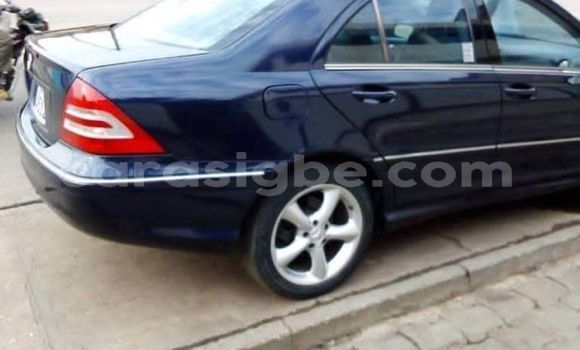 Acheter Occasion Voiture Mercedes‒Benz C–Class Bleu à Lomé, Togo