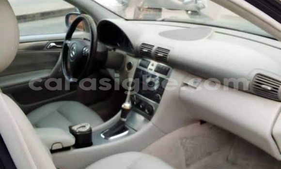 Acheter Occasion Voiture Mercedes‒Benz C–Class Bleu à Lomé, Togo Acheter Occasion Voiture Mercedes‒Benz C–Class Bleu à Lomé, Togo