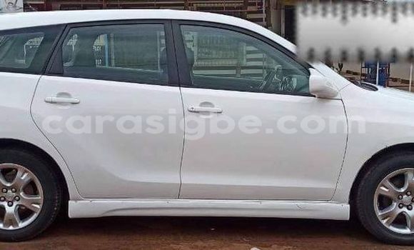 Acheter Occasion Voiture Toyota Matrix Blanc à Lomé, Togo Acheter Occasion Voiture Toyota Matrix Blanc à Lomé, Togo