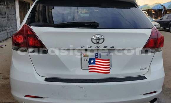 Buy Used Toyota Venza White Car in Lome in Togo Buy Used Toyota Venza White Car in Lome in Togo