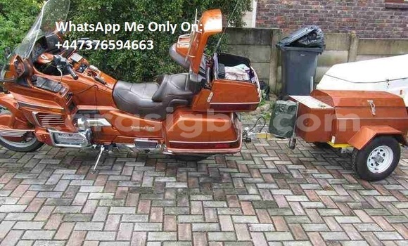 Buy Used Honda GOLD WING Red Bike in Lome in Togo Buy Used Honda GOLD WING Red Bike in Lome in Togo