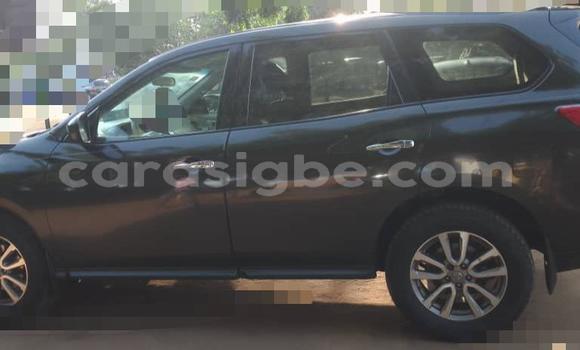 Buy Used Nissan Pathfinder Black Car in Lome in Togo