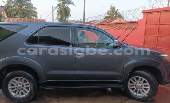 Acheter Occasion Voiture Toyota Fortuner Noir à Lomé, Maritime Acheter Occasion Voiture Toyota Fortuner Noir à Lomé, Maritime
