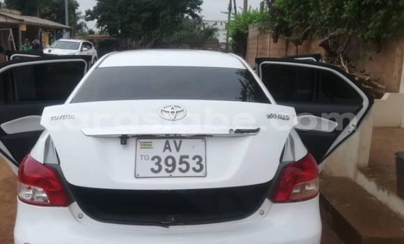 Acheter Occasion Voiture Toyota Yaris Blanc à Lomé, Togo Acheter Occasion Voiture Toyota Yaris Blanc à Lomé, Togo