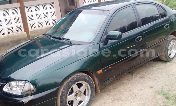 Buy Used Toyota Avensis Green Car in Lome in Togo Buy Used Toyota Avensis Green Car in Lome in Togo