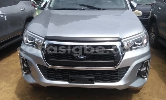 Acheter Neuf Voiture Toyota Hilux Gris à Lomé, Togo Acheter Neuf Voiture Toyota Hilux Gris à Lomé, Togo