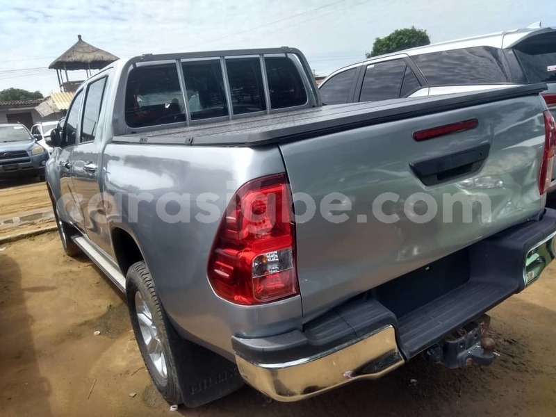 Big with watermark toyota hilux togo lome 7067