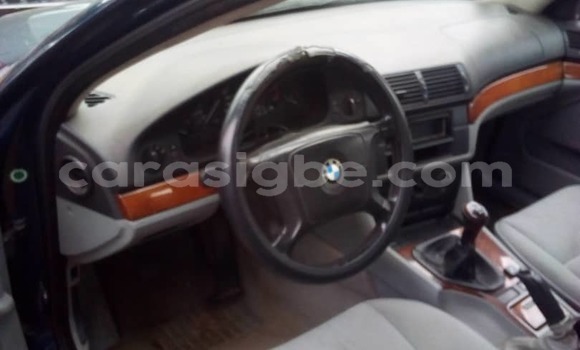 Acheter Occasion Voiture BMW E30 Noir à Lomé, Togo Acheter Occasion Voiture BMW E30 Noir à Lomé, Togo