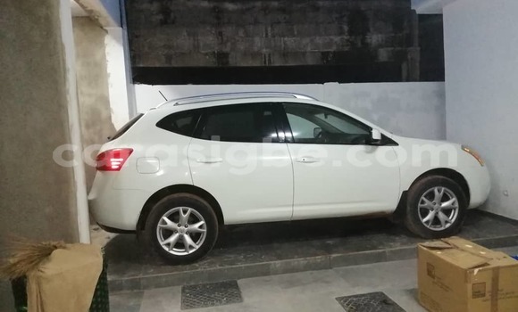 Buy Used Nissan Rogue White Car in Lome in Togo Buy Used Nissan Rogue White Car in Lome in Togo