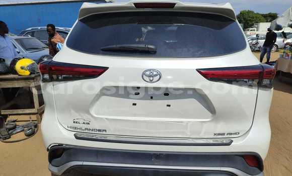 Acheter Occasion Voiture Toyota Highlander Blanc à Lomé, Togo Acheter Occasion Voiture Toyota Highlander Blanc à Lomé, Togo