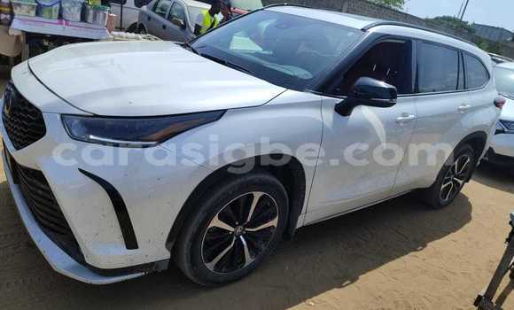 Acheter Occasion Voiture Toyota Highlander Blanc à Lomé, Togo Acheter Occasion Voiture Toyota Highlander Blanc à Lomé, Togo