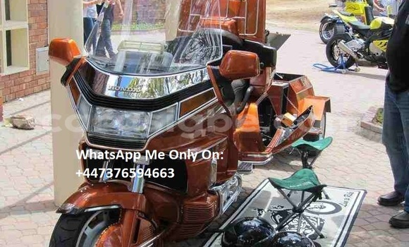 Buy Used Honda GOLD WING Red Bike in Lome in Togo Buy Used Honda GOLD WING Red Bike in Lome in Togo