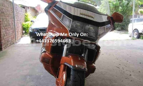 Buy Used Honda GOLD WING Red Bike in Lome in Togo Buy Used Honda GOLD WING Red Bike in Lome in Togo