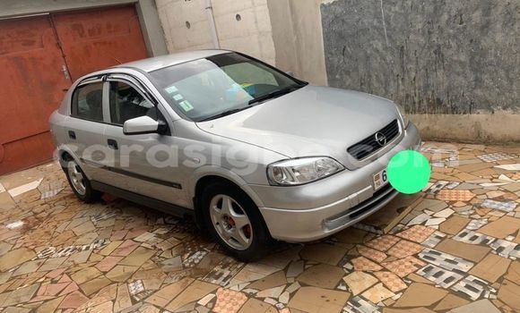 Acheter Occasion Voiture Opel Astra Gris à Lomé, Togo Acheter Occasion Voiture Opel Astra Gris à Lomé, Togo