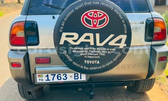 Acheter Occasion Voiture Toyota RAV4 Gris à Lomé, Togo Acheter Occasion Voiture Toyota RAV4 Gris à Lomé, Togo