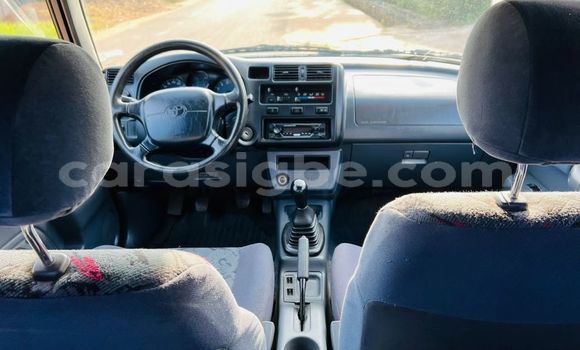 Acheter Occasion Voiture Toyota RAV4 Gris à Lomé, Togo Acheter Occasion Voiture Toyota RAV4 Gris à Lomé, Togo