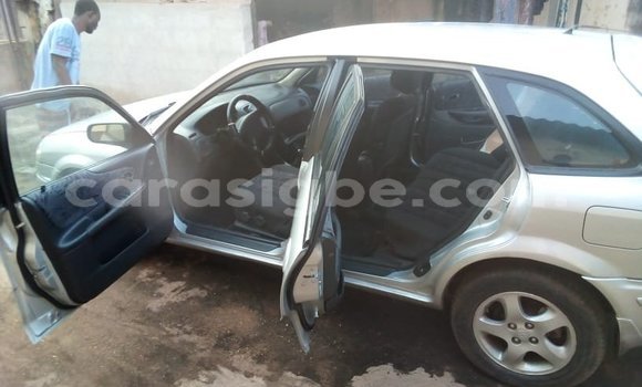 Acheter Occasion Voiture Mazda 323 Gris à Lomé, Togo Acheter Occasion Voiture Mazda 323 Gris à Lomé, Togo