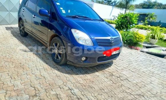 Acheter Occasion Voiture Toyota Corolla Verso Bleu à Lomé, Togo Acheter Occasion Voiture Toyota Corolla Verso Bleu à Lomé, Togo