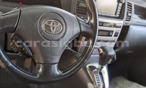 Acheter Occasion Voiture Toyota Corolla Verso Gris à Lomé, Togo Acheter Occasion Voiture Toyota Corolla Verso Gris à Lomé, Togo