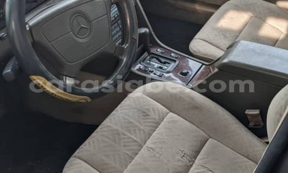 Acheter Occasion Voiture Mercedes‒Benz C–Class Marron à Lomé, Togo Acheter Occasion Voiture Mercedes‒Benz C–Class Marron à Lomé, Togo