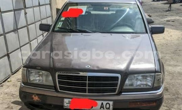 Acheter Occasion Voiture Mercedes‒Benz C–Class Marron à Lomé, Togo Acheter Occasion Voiture Mercedes‒Benz C–Class Marron à Lomé, Togo