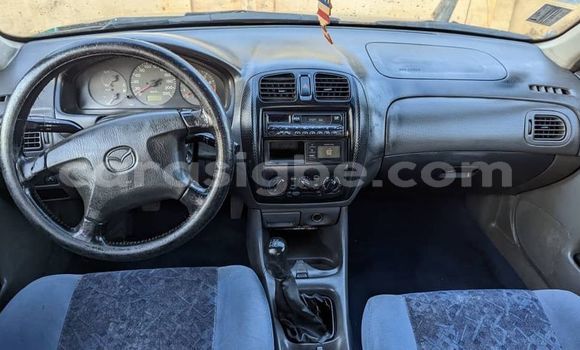 Acheter Occasion Voiture Mazda 323 Bleu à Lomé, Togo Acheter Occasion Voiture Mazda 323 Bleu à Lomé, Togo