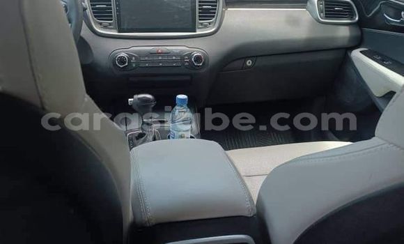 Acheter Occasion Voiture Kia Sorento Gris à Lomé, Togo Acheter Occasion Voiture Kia Sorento Gris à Lomé, Togo