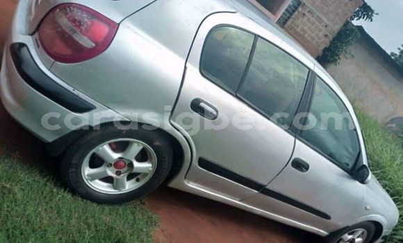 Acheter Occasion Voiture Nissan Almera Gris à Lomé, Togo Acheter Occasion Voiture Nissan Almera Gris à Lomé, Togo