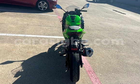 Buy Used Kawasaki Ninja Green Bike in Lome in Togo Buy Used Kawasaki Ninja Green Bike in Lome in Togo