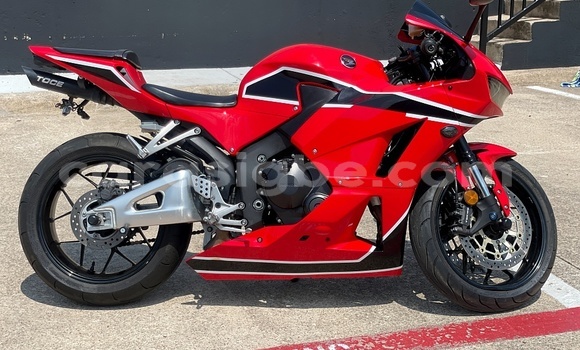 Buy Used Honda CBR Red Bike in Lome in Togo Buy Used Honda CBR Red Bike in Lome in Togo