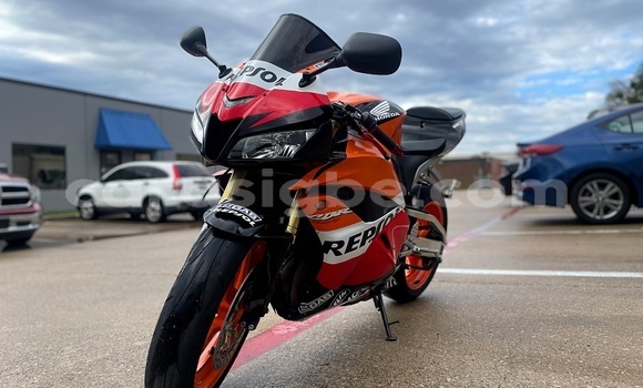 Buy Used Honda CBR 1000 RR Other Bike in Lome in Togo Buy Used Honda CBR 1000 RR Other Bike in Lome in Togo