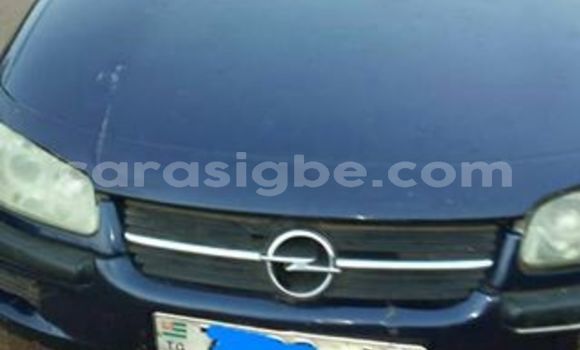 Acheter Occasion Voiture Opel Omega Bleu à Lomé, Togo