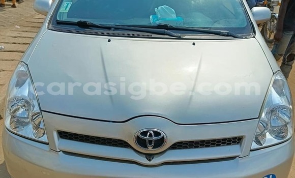 Buy Used Toyota Corolla Verso Silver Car in Lome in Togo Buy Used Toyota Corolla Verso Silver Car in Lome in Togo