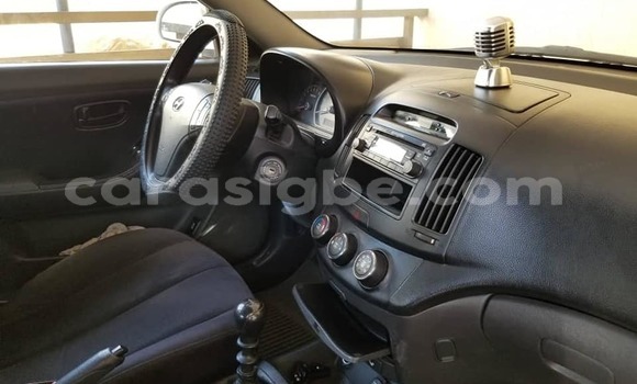 Buy Used Hyundai Elantra White Car in Lome in Togo Buy Used Hyundai Elantra White Car in Lome in Togo