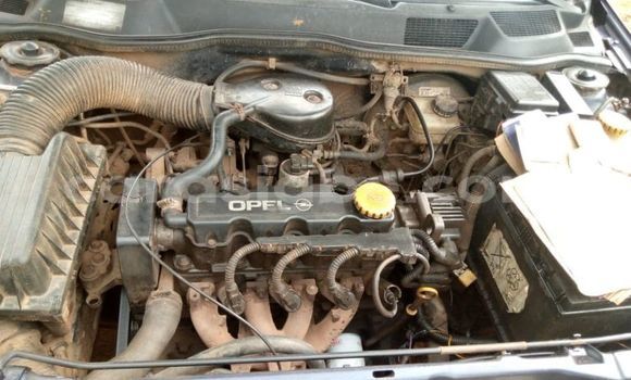 Acheter Occasion Voiture Opel Astra Bleu à Lomé, Togo Acheter Occasion Voiture Opel Astra Bleu à Lomé, Togo