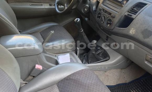Buy Used Toyota Hilux Silver Car in Lome in Togo Buy Used Toyota Hilux Silver Car in Lome in Togo