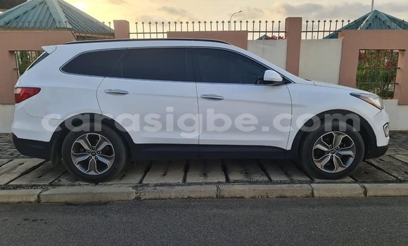 Buy Used Hyundai Santa Fe White Car in Lome in Togo Buy Used Hyundai Santa Fe White Car in Lome in Togo