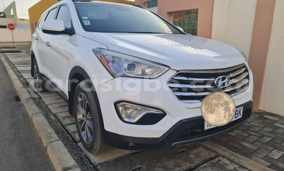 Buy Used Hyundai Santa Fe White Car in Lome in Togo Buy Used Hyundai Santa Fe White Car in Lome in Togo