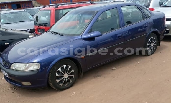 Acheter Occasion Voiture Opel Vectra Bleu à Lomé, Togo Acheter Occasion Voiture Opel Vectra Bleu à Lomé, Togo