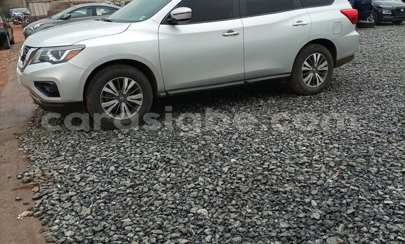 Buy Used Nissan Pathfinder Silver Car in Lome in Togo Buy Used Nissan Pathfinder Silver Car in Lome in Togo
