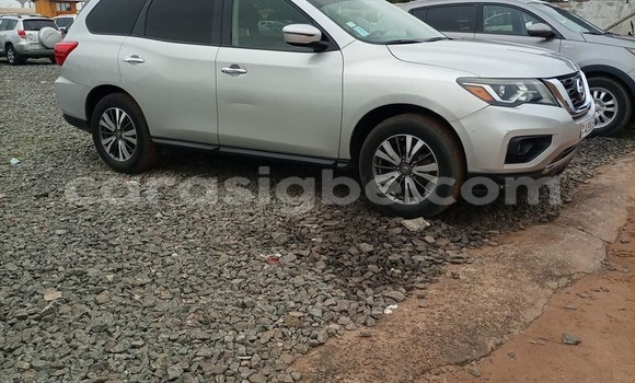 Buy Used Nissan Pathfinder Silver Car in Lome in Togo Buy Used Nissan Pathfinder Silver Car in Lome in Togo