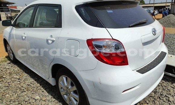 Acheter Occasion Voiture Toyota Matrix Blanc à Lomé, Togo Acheter Occasion Voiture Toyota Matrix Blanc à Lomé, Togo