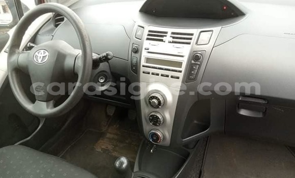 Acheter Occasion Voiture Toyota Yaris Rouge à Lomé, Togo Acheter Occasion Voiture Toyota Yaris Rouge à Lomé, Togo