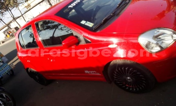 Acheter Occasion Voiture Toyota Yaris Rouge à Lomé, Togo Acheter Occasion Voiture Toyota Yaris Rouge à Lomé, Togo