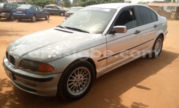 Acheter Occasion Voiture BMW E46 Gris à Lomé, Togo Acheter Occasion Voiture BMW E46 Gris à Lomé, Togo