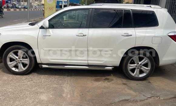 Buy Used Toyota Highlander White Car in Lome in Togo Buy Used Toyota Highlander White Car in Lome in Togo