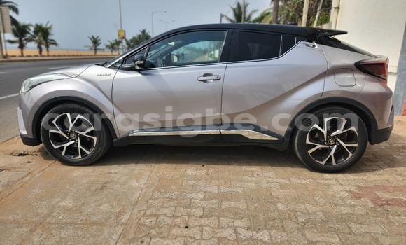 Buy Used Toyota C-HR Silver Car in Lome in Maritime Buy Used Toyota C-HR Silver Car in Lome in Maritime