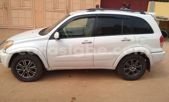Acheter Occasion Voiture Toyota RAV4 Blanc à Lomé, Togo Acheter Occasion Voiture Toyota RAV4 Blanc à Lomé, Togo