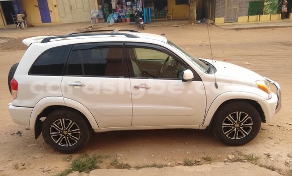 Acheter Occasion Voiture Toyota RAV4 Blanc à Lomé, Togo Acheter Occasion Voiture Toyota RAV4 Blanc à Lomé, Togo